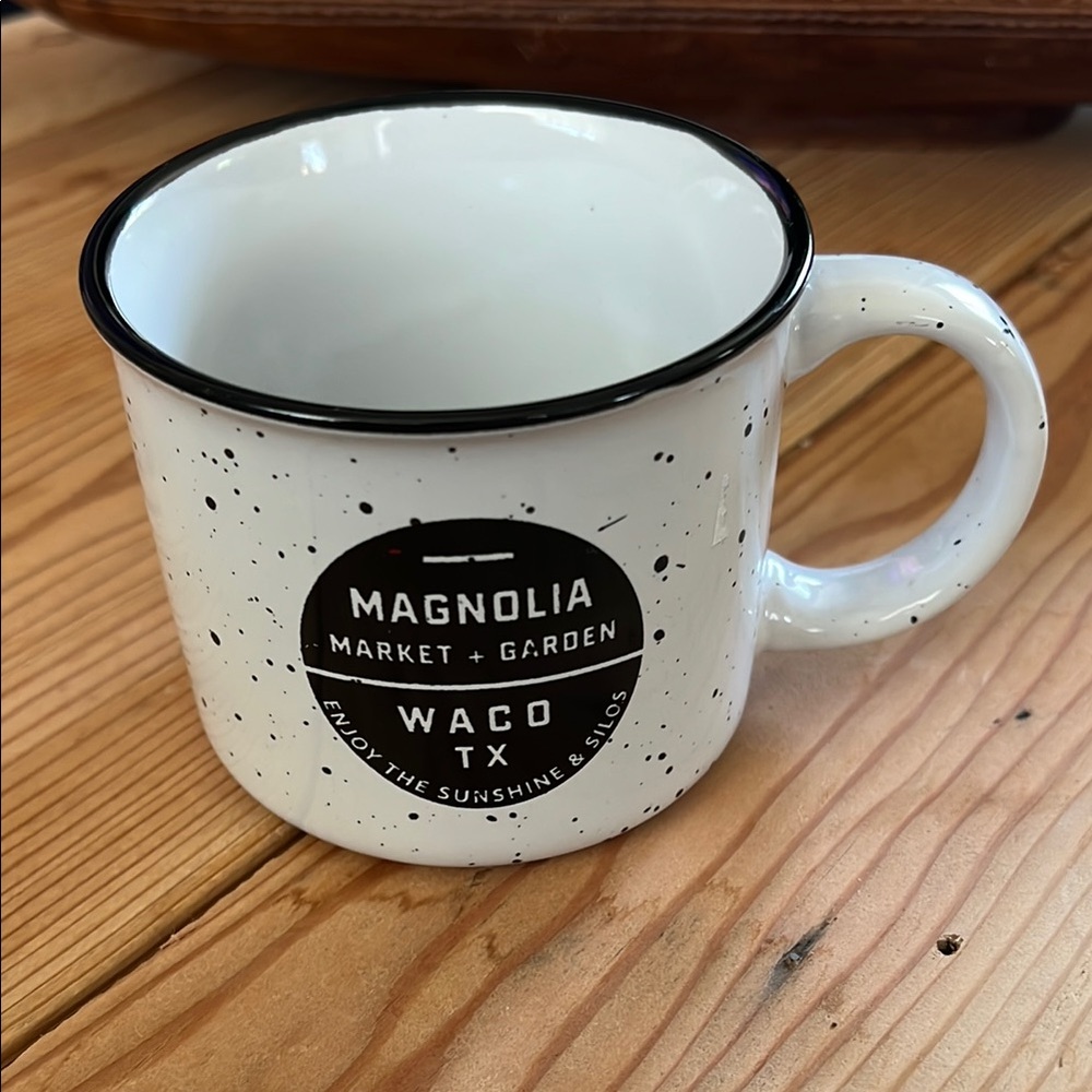Magnolia White Speckled Mug